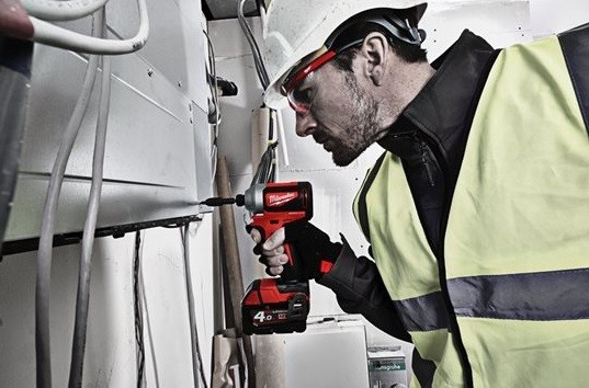 Акк. винтоверт M18 CBLID-402C (Li-Ion4Ач)